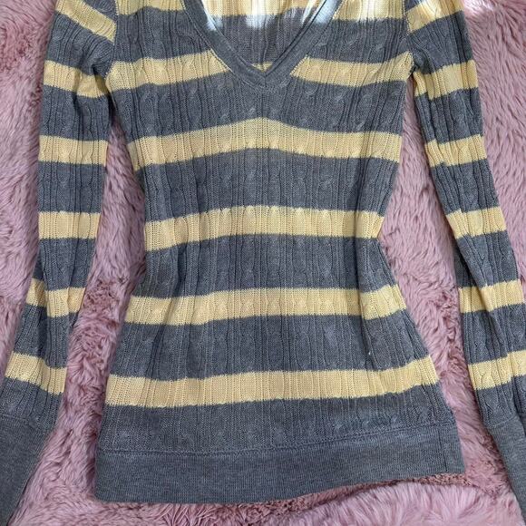 Y2k wet seal gray and butter yellow striped vneck sweater - Picture 5 of 6